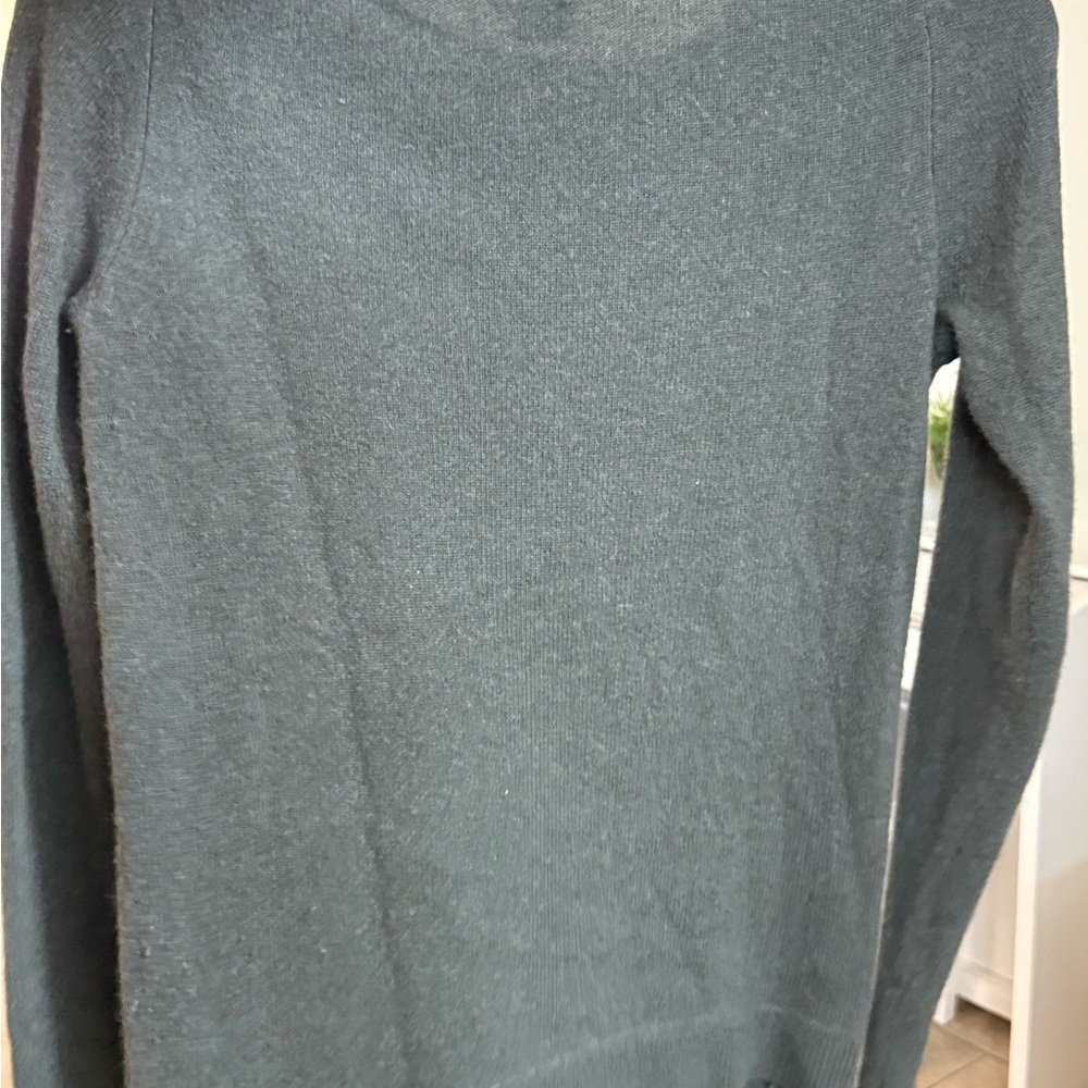 ❌❌SOLD❌Cashmere Bloomingdale's Cashmere Sweater in Dark Olive Size XS never used - Picture 4 of 4